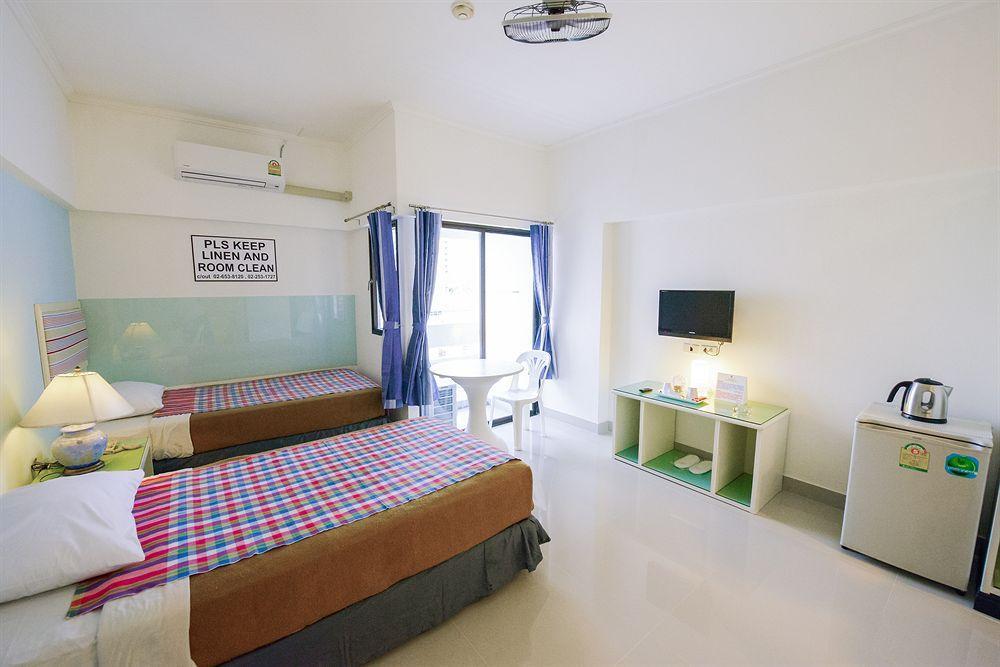 Ostello A-2 House Bangkok Esterno foto