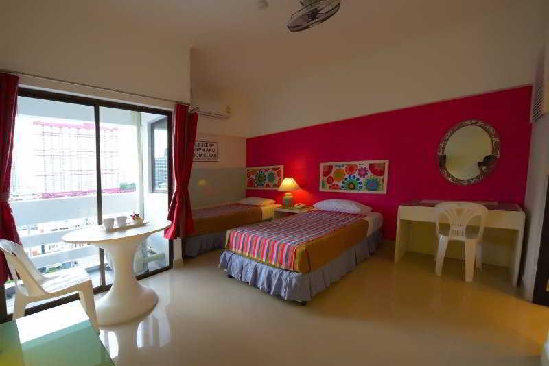 Ostello A-2 House Bangkok Esterno foto